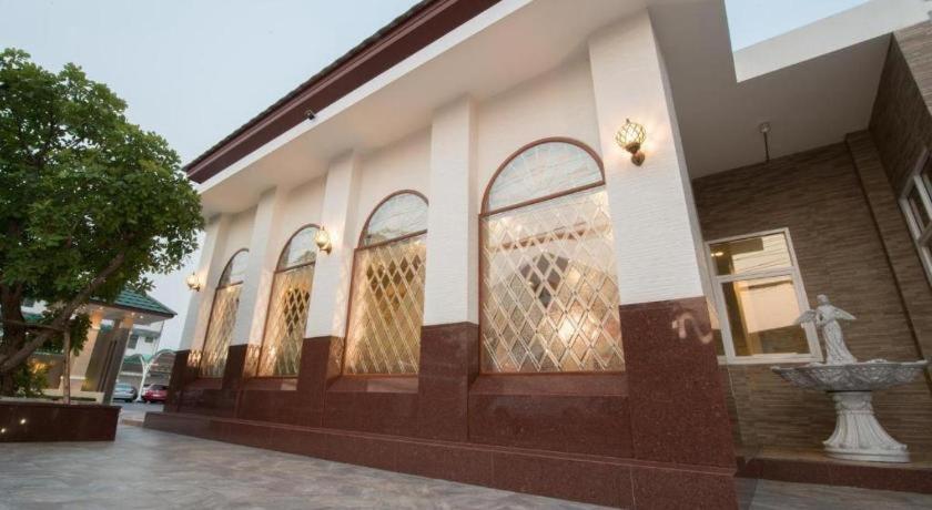 Nartsiri Hotel Убон Ратчатани Екстериор снимка